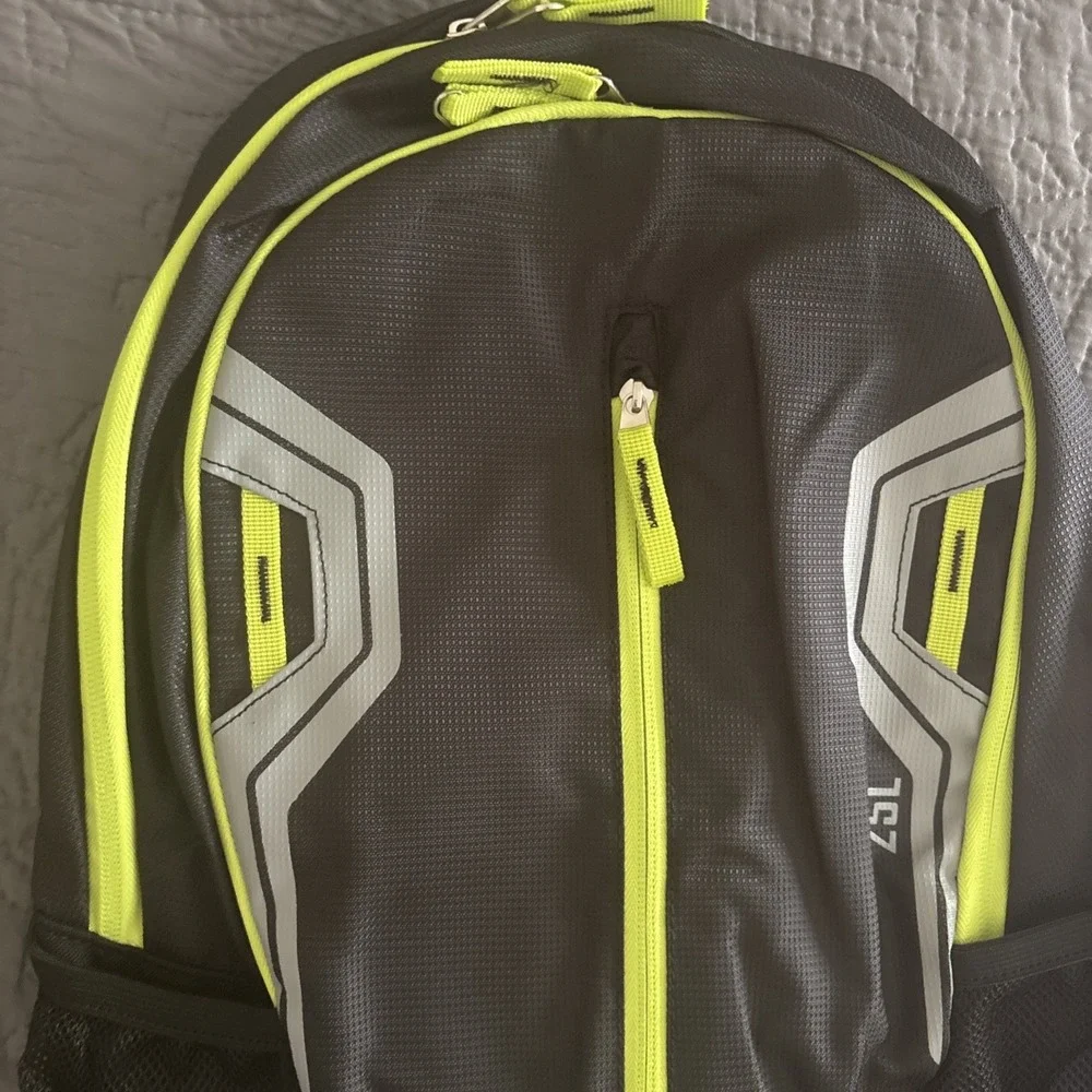 ULINE 25L Daypack/Backpack – Black/Lime Green (High-Visibility Adjustable Strap)